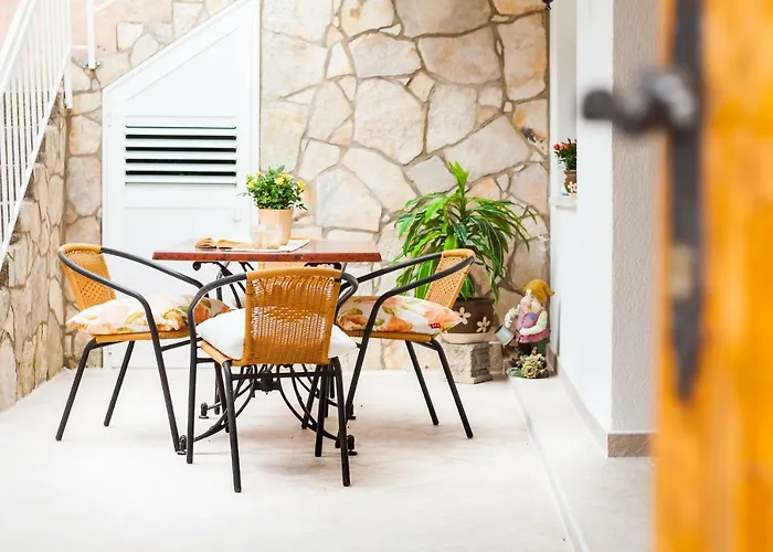 Guest House Mara Vela Luka
